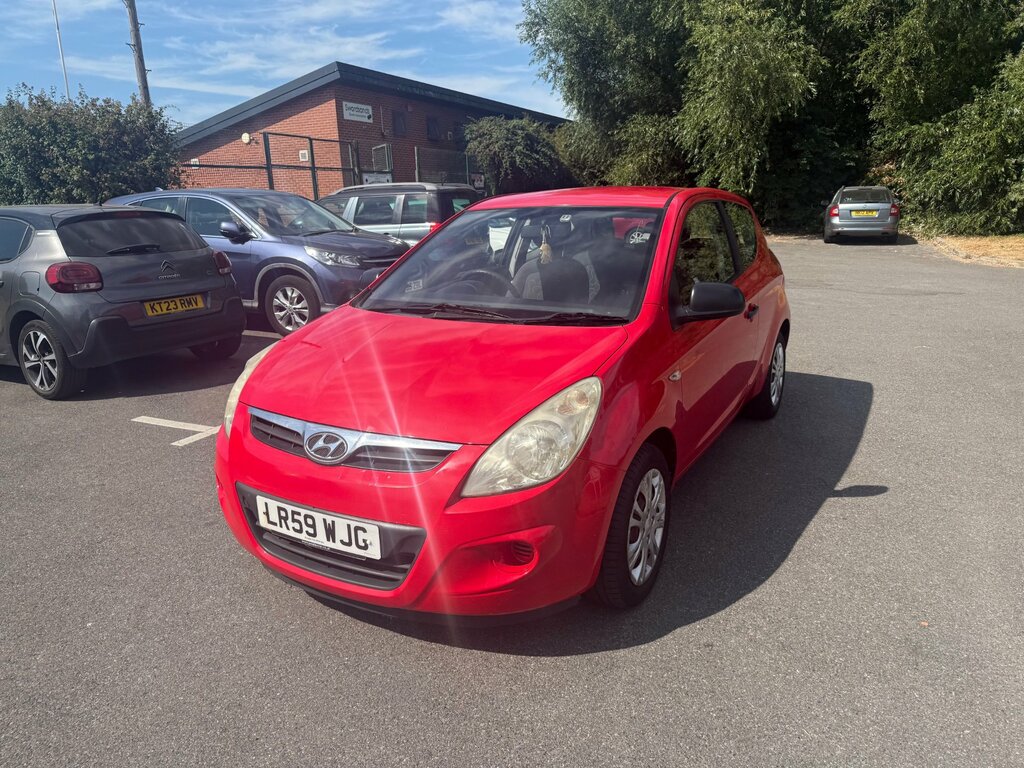 Hyundai I20 1.2 Classic Hatchback Euro 4 77 Red #2