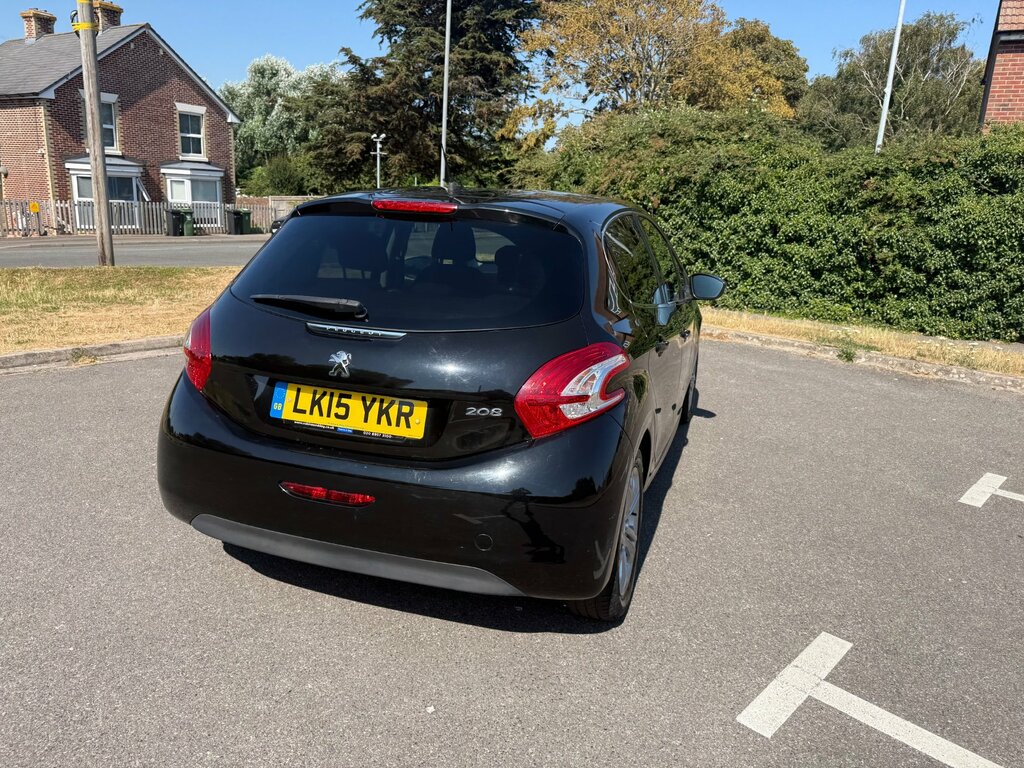 Peugeot 208 Style Red #14