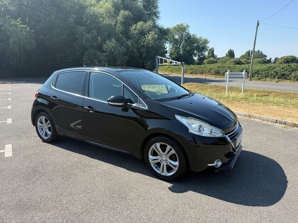 Peugeot 208 Style Red #21