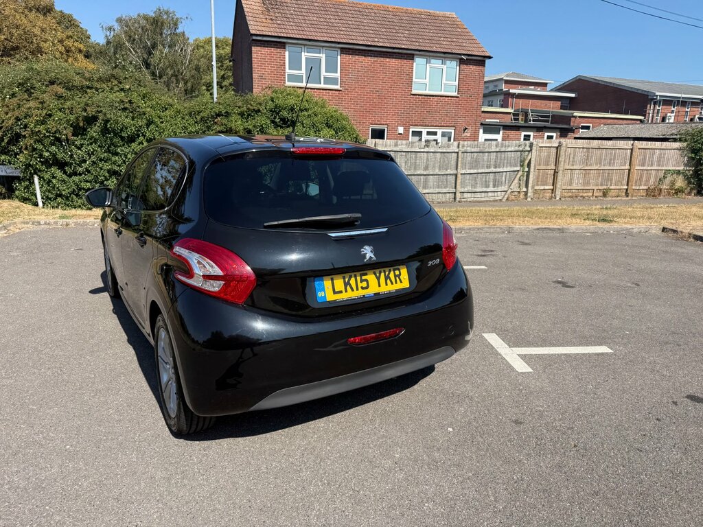 Peugeot 208 Style Red #12