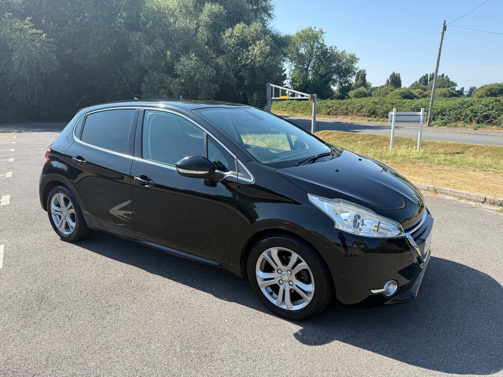 Peugeot 208 Style Red #20