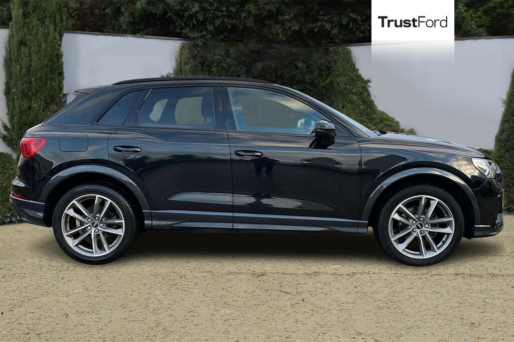 Audi Q3 1.5 Tfsi Cod 35 Black Edition Suv S Tro SA71BYN Black #3