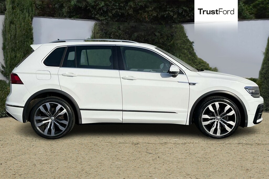 Volkswagen Tiguan R-line Tech HK69HLZ White #3