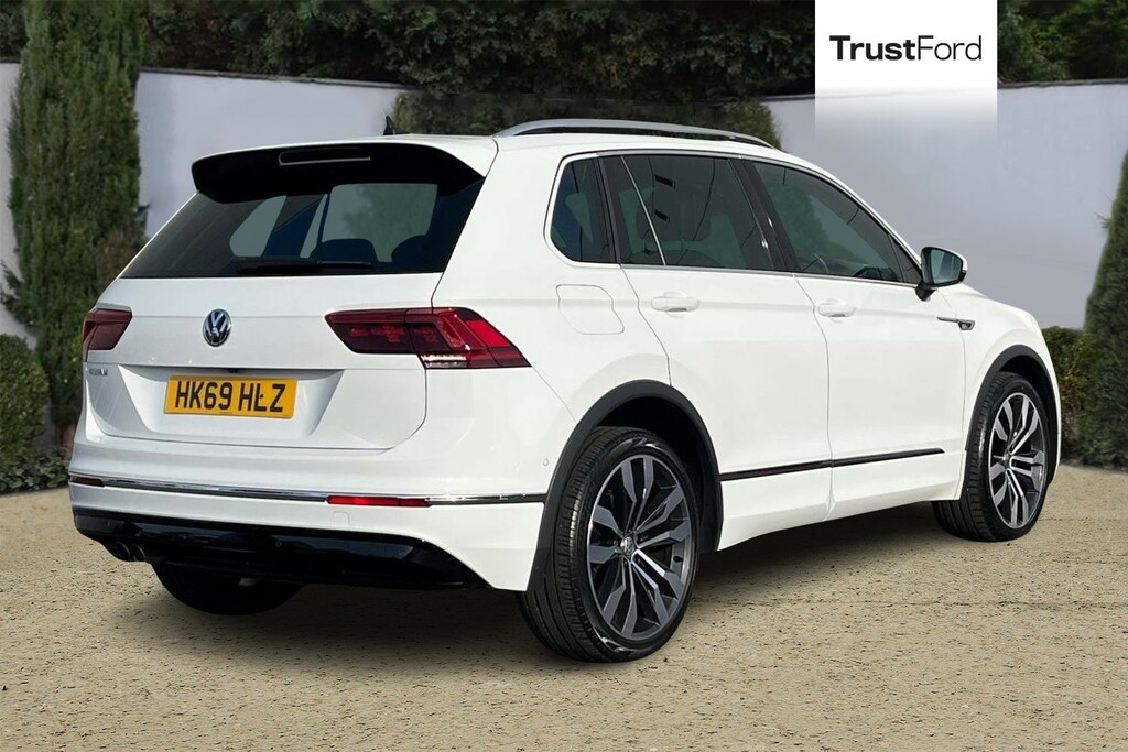 Volkswagen Tiguan R-line Tech HK69HLZ White #4