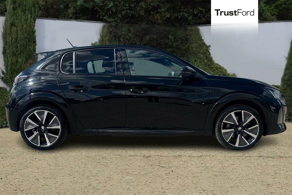 Peugeot e-208 50Kwh Gt Hatchback 136 Ps Black #3