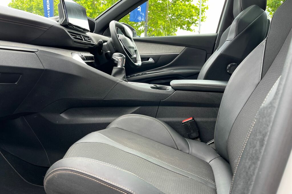 Peugeot 5008 Gt Premium White #18