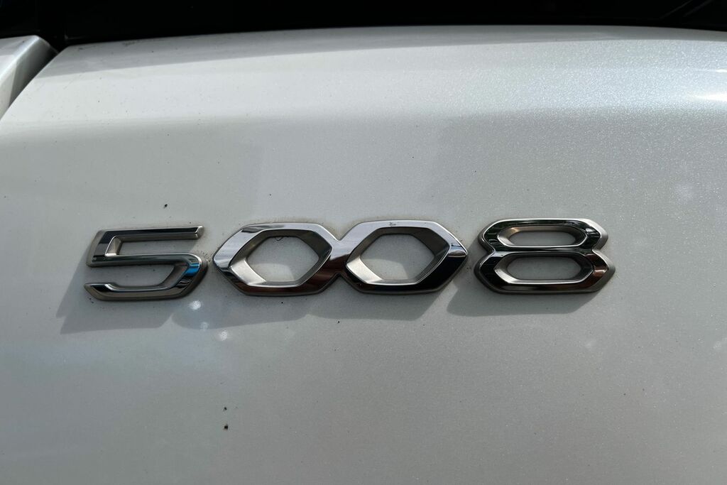 Peugeot 5008 Gt Premium White #40