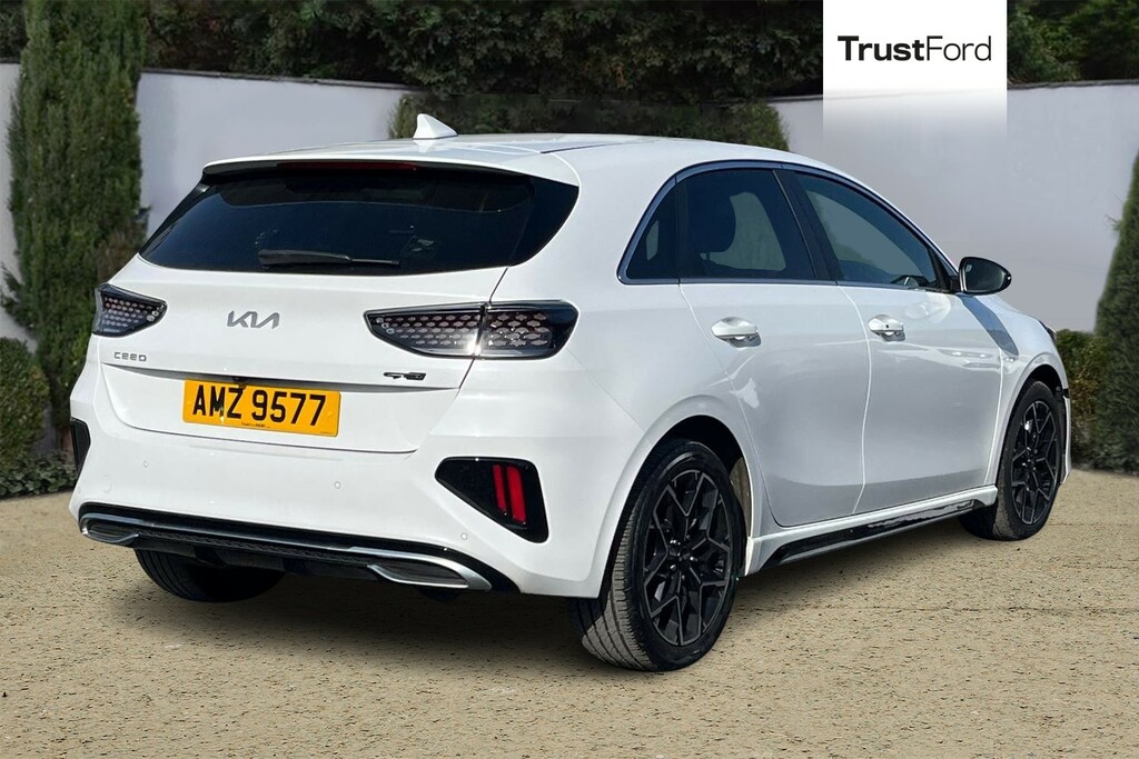 Kia Ceed 1.6 Crdi 48V Isg Gt-line Dct White #4