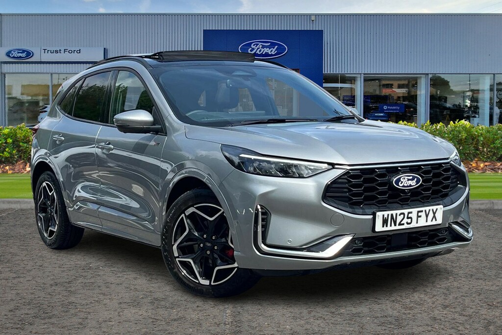 Ford Kuga 1.5 Ecoboost St-line X Panoramic Sunroof. Self Silver