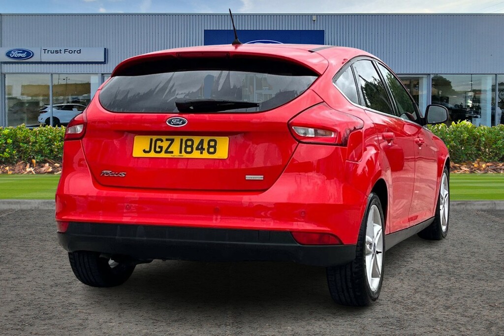 Ford Focus 1.0 Ecoboost 125 Zetec Edition Red #4