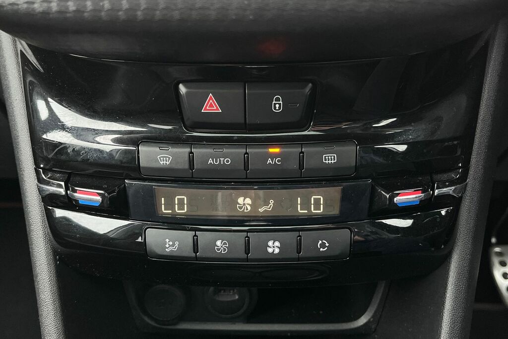Peugeot 2008 1.2 Puretech 110 Gt Line 6 Speed Grey #33