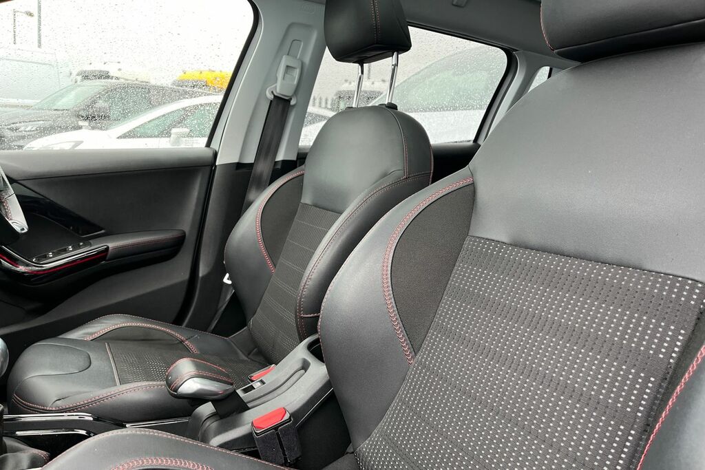 Peugeot 2008 1.2 Puretech 110 Gt Line 6 Speed Grey #19