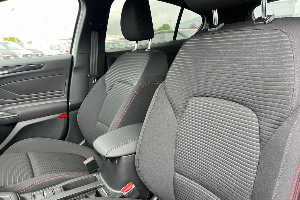 Ford Focus Focus St-line X Edition Estate 1.0L Ecoboost 125Ps Red #19