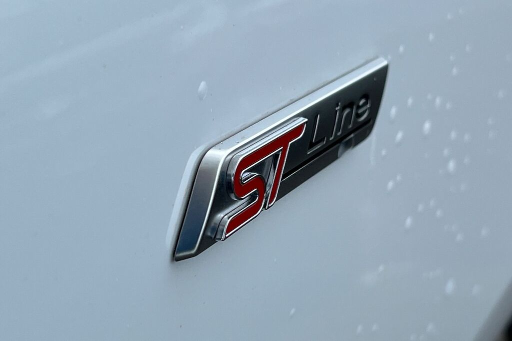 Ford Focus Focus St-line X Edition Estate 1.0L Ecoboost 125Ps Red #26
