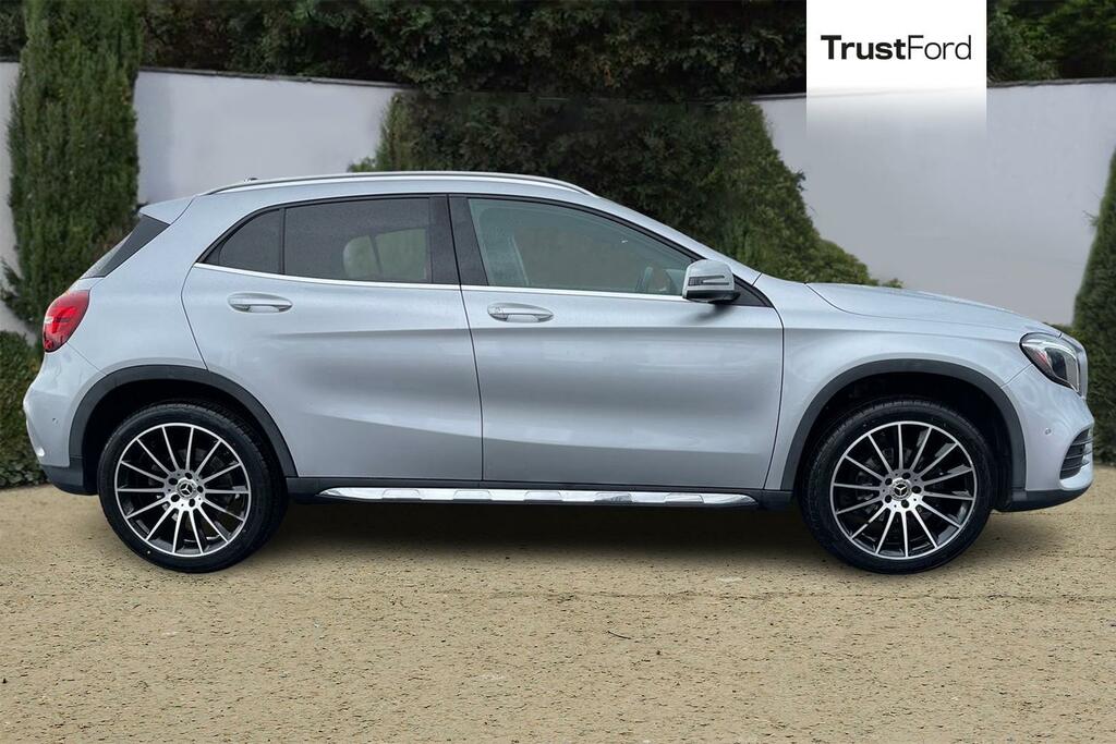 Mercedes-Benz GLA Class 1.6 Gla180 Amg Line Edition Suv 7G-dct Silver #3