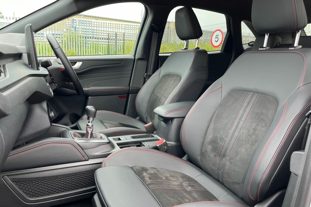 Ford Kuga 1.5 Titanium 150 Ps In Magnetic With Grey #19