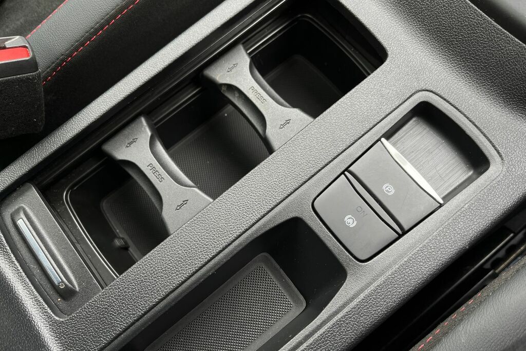 Ford Kuga 1.5 Titanium 150 Ps In Magnetic With Grey #35