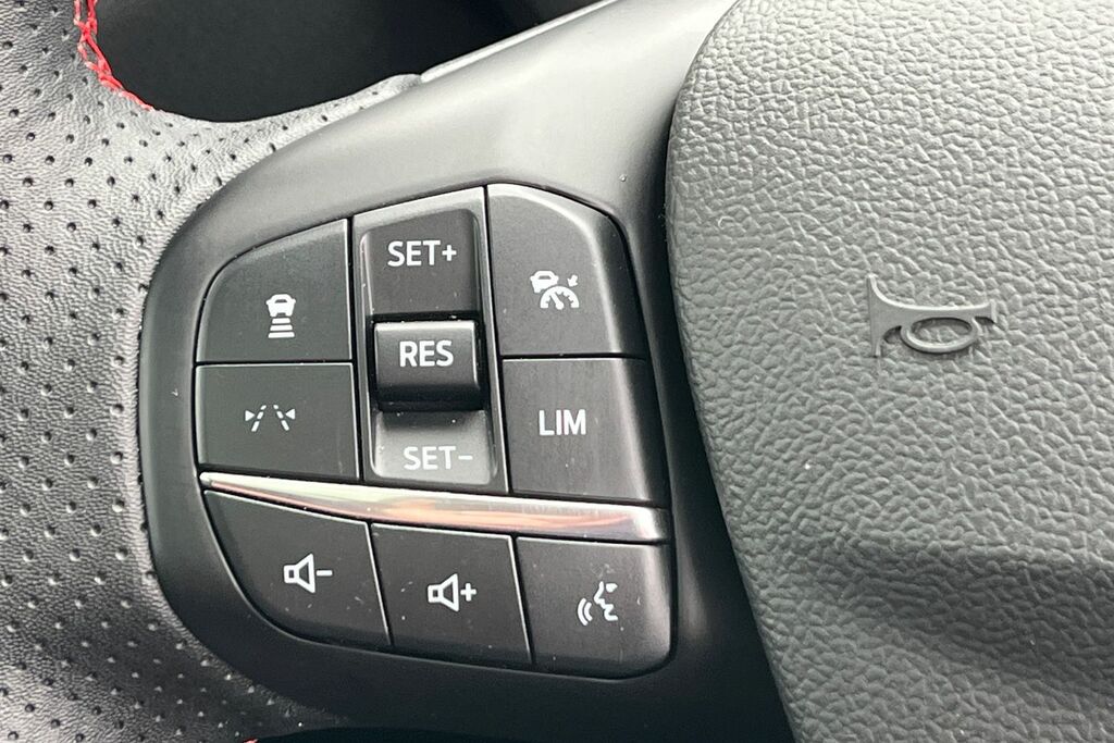 Ford Kuga 1.5 Titanium 150 Ps In Magnetic With Grey #37