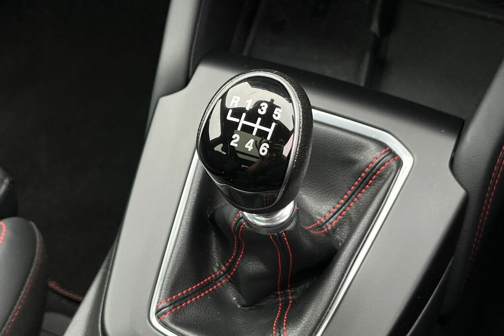 Ford Kuga 1.5 Titanium 150 Ps In Magnetic With Grey #36