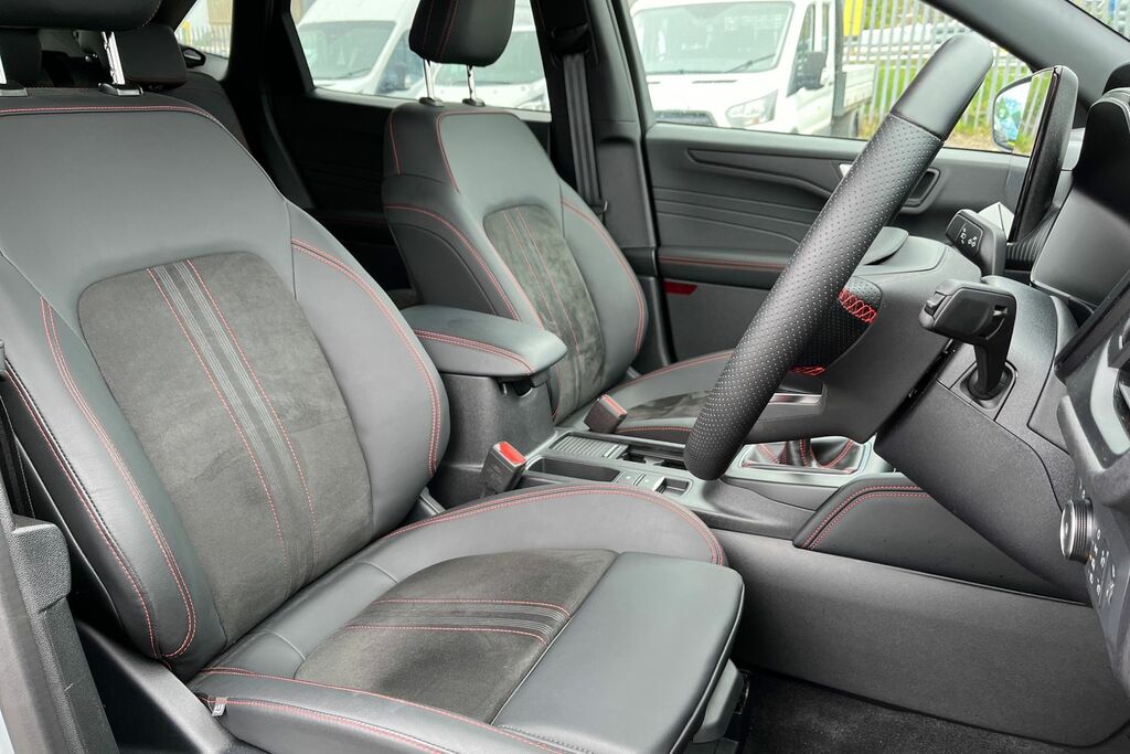 Ford Kuga 1.5 Titanium 150 Ps In Magnetic With Grey #17