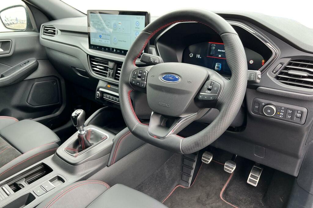 Ford Kuga 1.5 Titanium 150 Ps In Magnetic With Grey #9