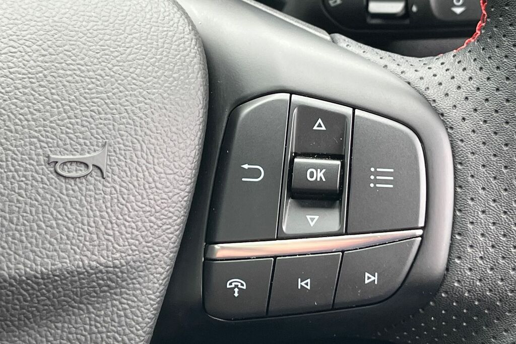 Ford Kuga 1.5 Titanium 150 Ps In Magnetic With Grey #38
