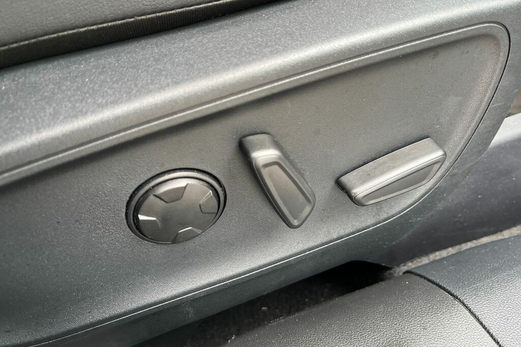 Ford Kuga 1.5 Titanium 150 Ps In Magnetic With Grey #23