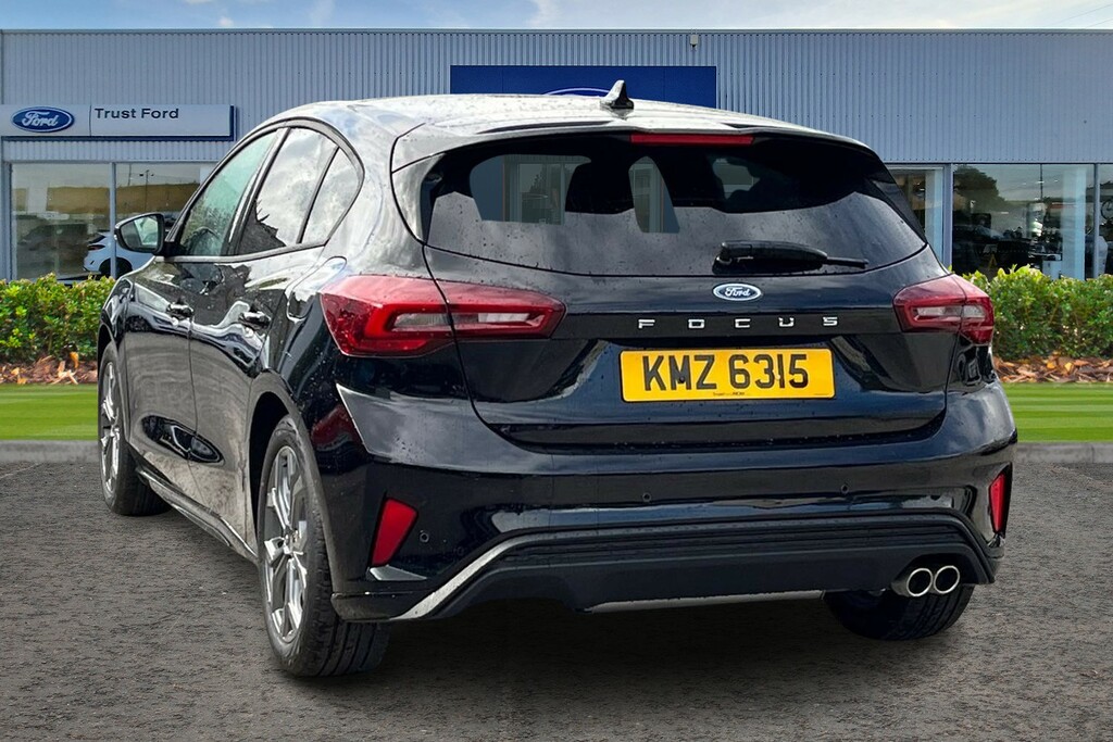 Ford Focus 1.0 Ecoboost Hybrid Mhev St-line 5Dr- Panoramic Su Black #2