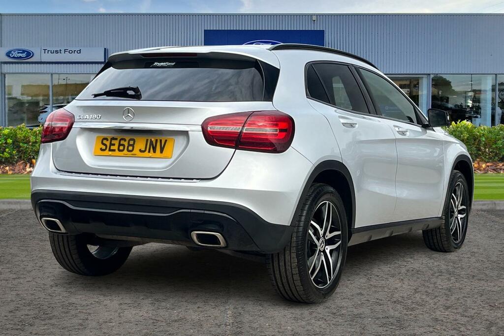 Mercedes-Benz GLA Class Gla 180 Urban Edition Silver #4