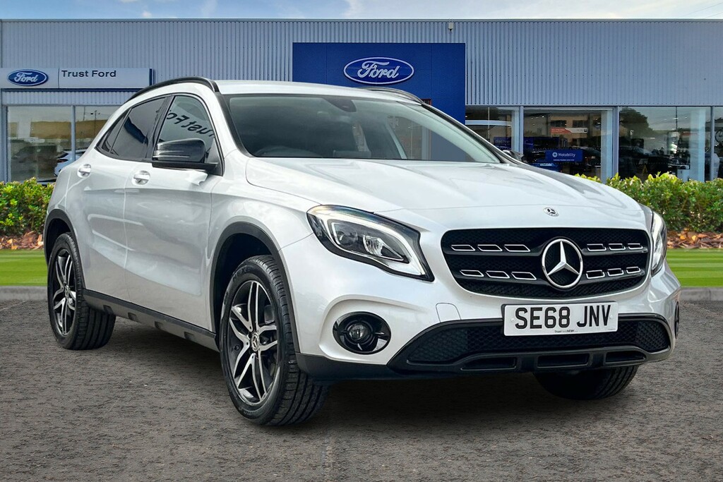 Mercedes-Benz GLA Class Gla 180 Urban Edition Silver