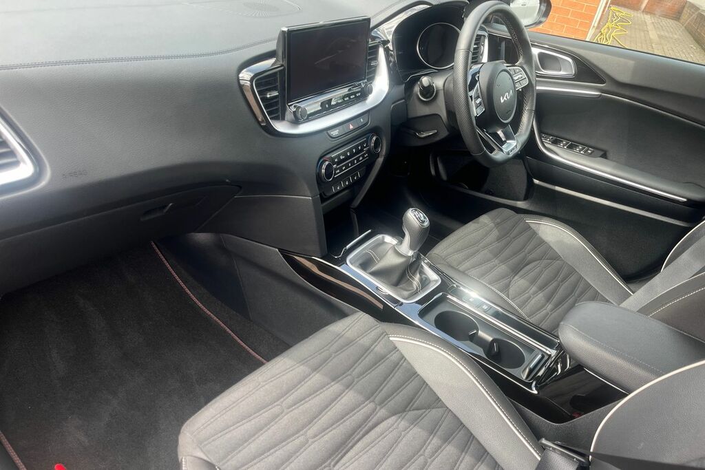 Kia Proceed 1.5 T Gdi Gt Line Shooting Brake Red #18