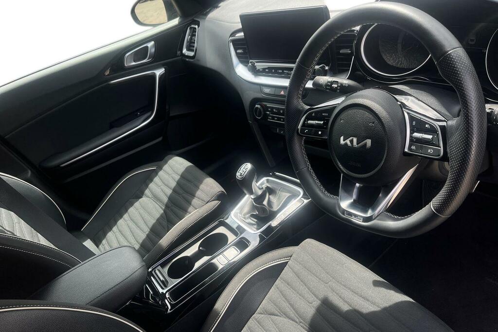 Kia Proceed 1.5 T Gdi Gt Line Shooting Brake Red #9