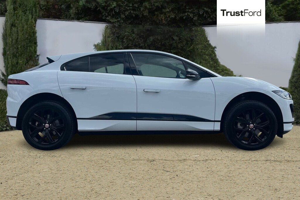 Jaguar I-Pace 294Kw Ev400 Black 90Kwh 11Kw Charger White #3