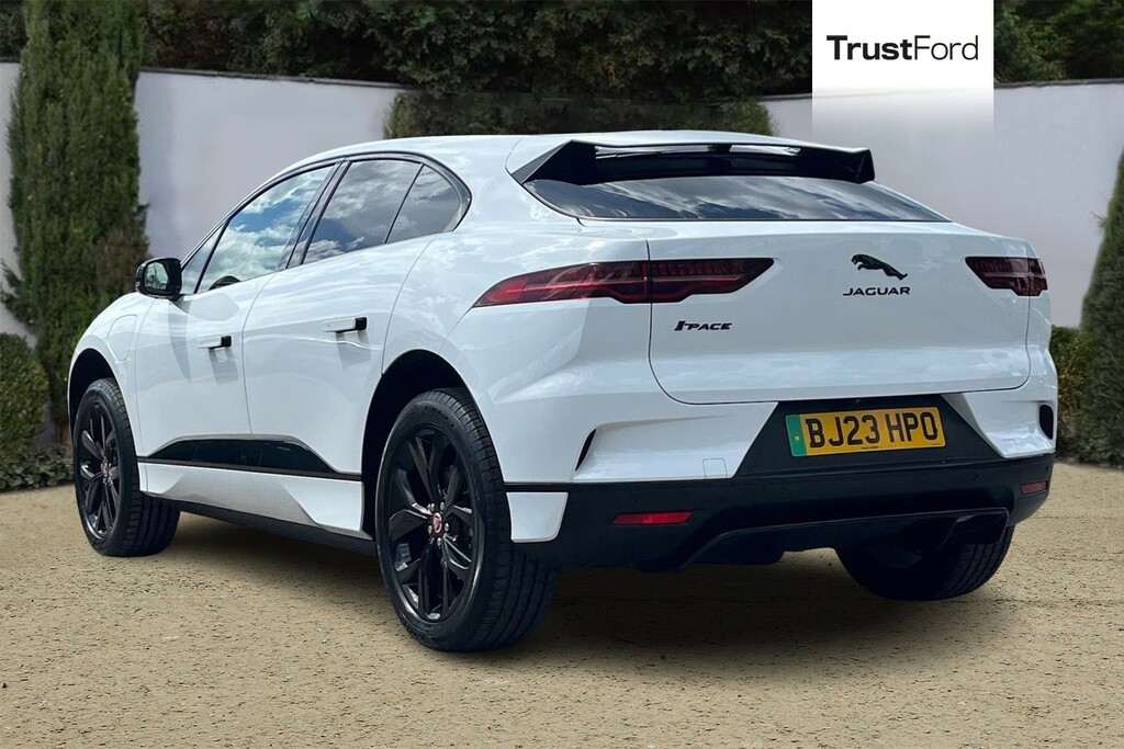Jaguar I-Pace 294Kw Ev400 Black 90Kwh 11Kw Charger White #2