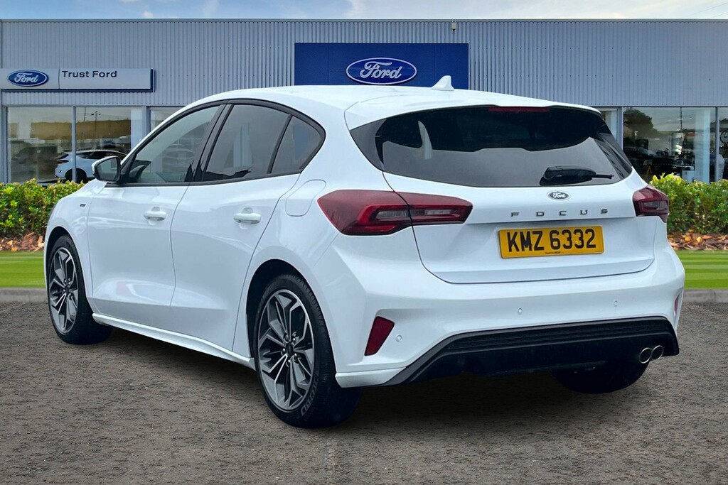 Ford Focus 1.0 Ecoboost Hybrid Mhev 155 St-line X Ed White #2