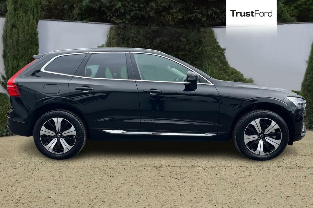 Volvo XC60 2.0H T6 Recharge 18.8Kwh Core Suv Plug- Black #3