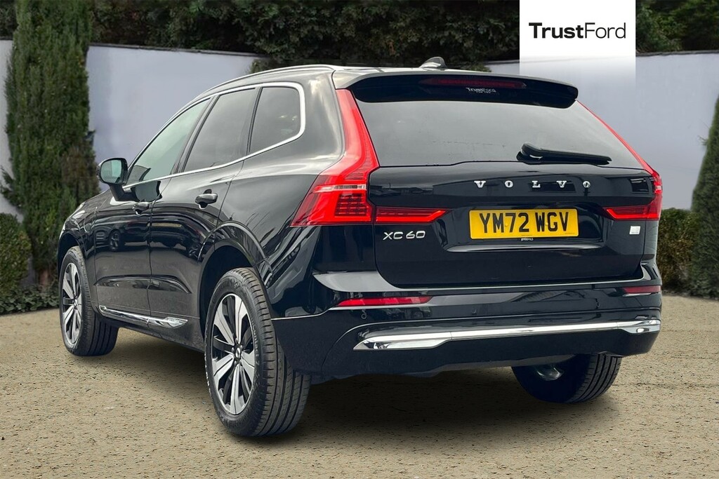Volvo XC60 2.0H T6 Recharge 18.8Kwh Core Suv Plug- Black #2
