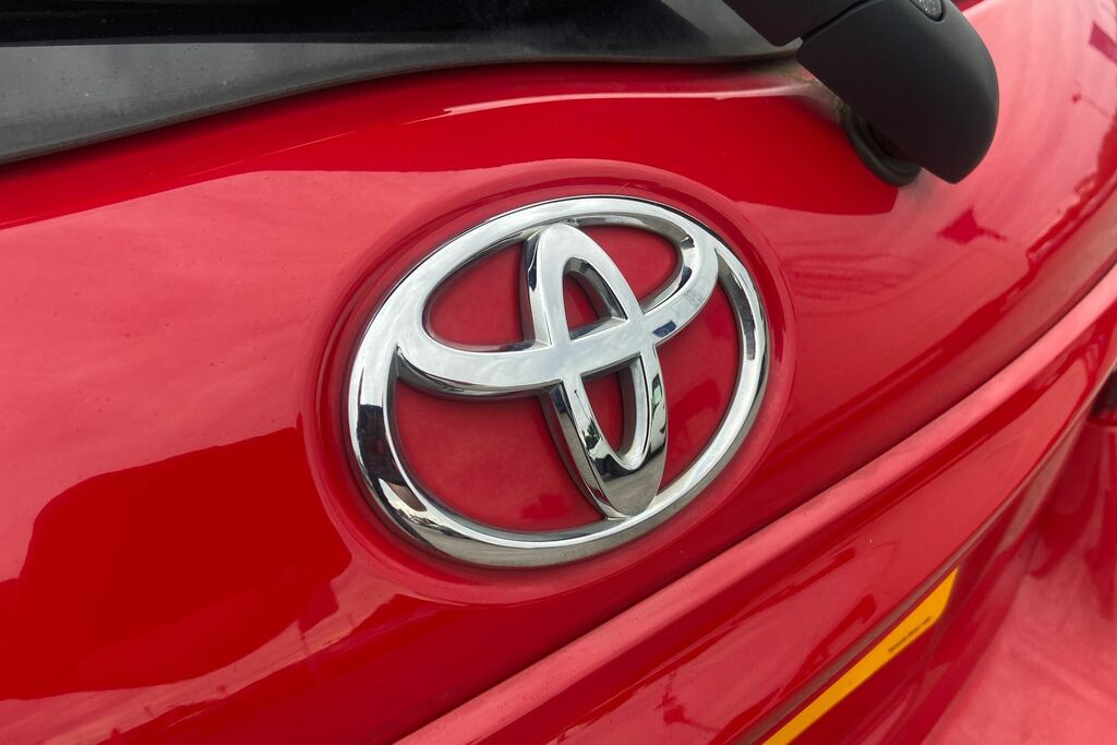 Toyota Yaris Hatchback 1.0 Vvt-i Icon Euro 6 201767 Red #33