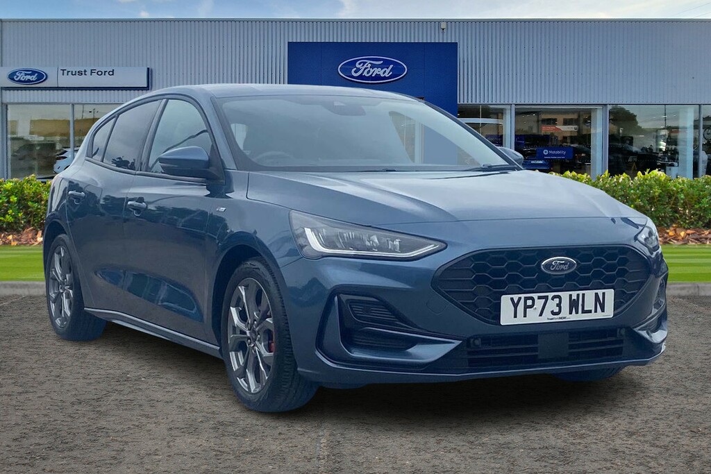Ford Focus 1.0 Ecoboost St-line 5Dr- With Satellite Navigatio Blue