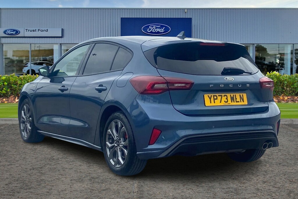 Ford Focus 1.0 Ecoboost St-line 5Dr- With Satellite Navigatio YP73WLN Blue #2