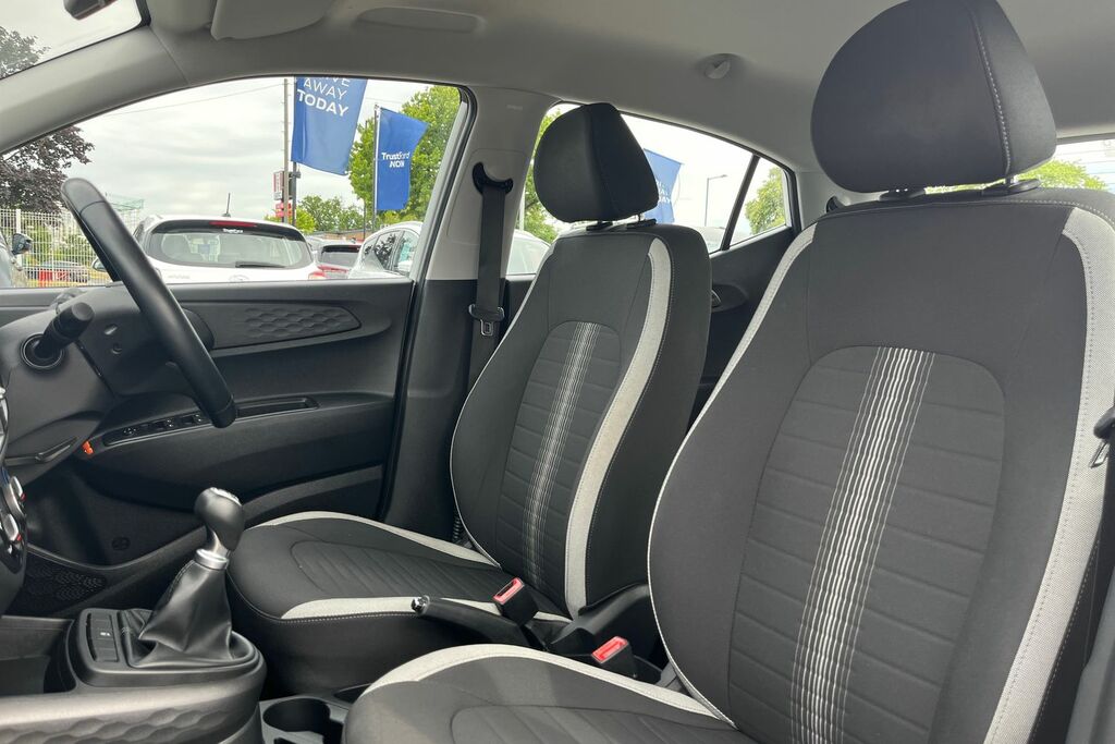 Hyundai I10 1.0 Play Hatchback Euro 6 67 Ps Blue #19