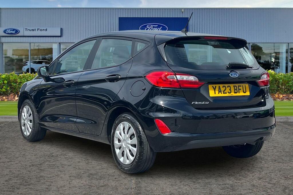 Ford Fiesta 1.1 Trend Black #2