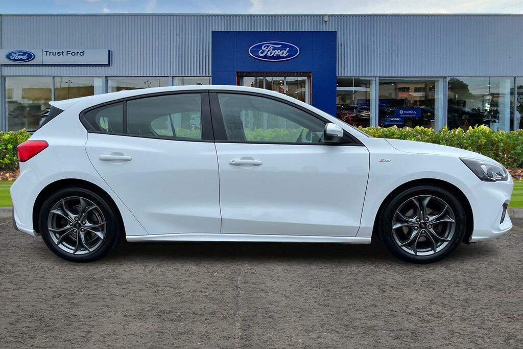 Ford Focus 1.0T Ecoboost St-line Hatchback Eu White #3