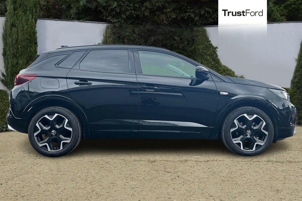Vauxhall Grandland 1.2 Turbo Ultimate Black #3