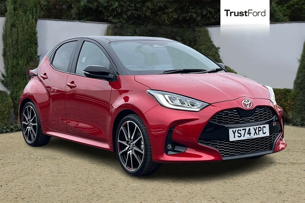 Toyota Yaris 1.5 Hybrid 130 Gr Sport Cvt Red