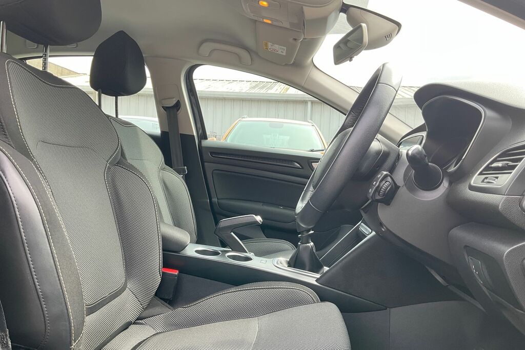Renault Megane 1.3 Tce Iconic Sport Tourer Euro Blue #17