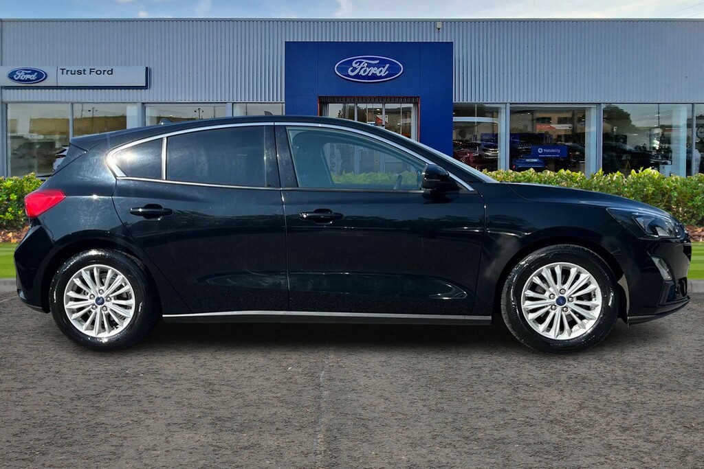 Ford Focus 1.0 Ecoboost 125 Titanium Black #2