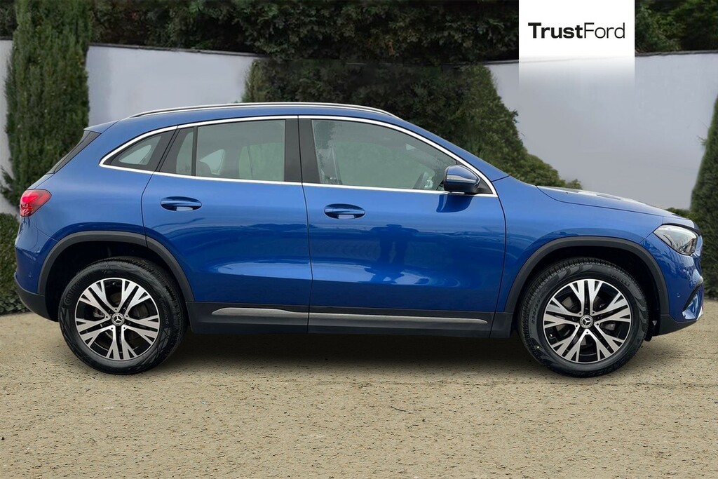 Mercedes-Benz GLA Class 1.3 Gla200h Mhev Sport Executive Suv Blue #3