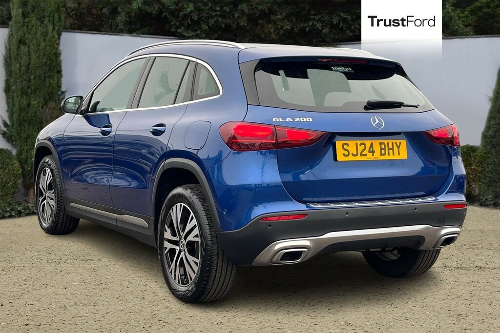 Mercedes-Benz GLA Class 1.3 Gla200h Mhev Sport Executive Suv Blue #2