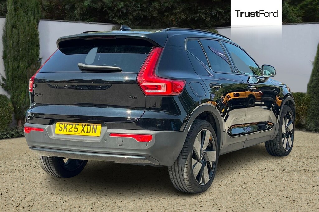 Volvo XC40 2.0 B4p Plus Black Edition Digital Dash R Black #4